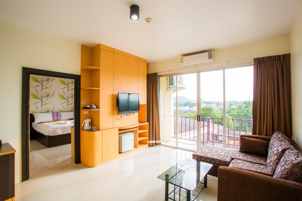 โรงแรมกนกกาญจน์  กาญจนบุรี ภายนอก รูปภาพ